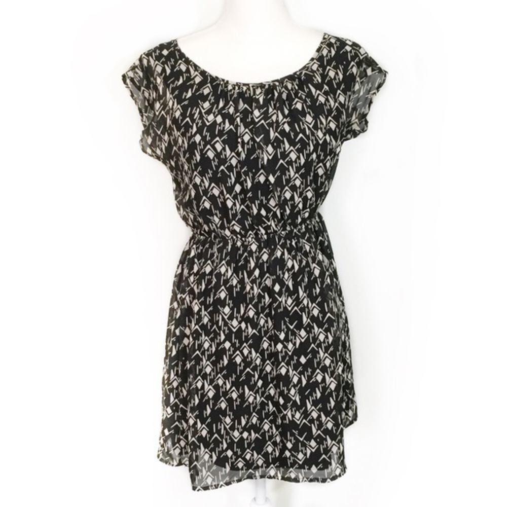 CLEARANCE Black White Geometric Print Elastic Waist Dress